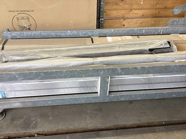 Partij aluminiumprofielen - afbeelding 10 van  14