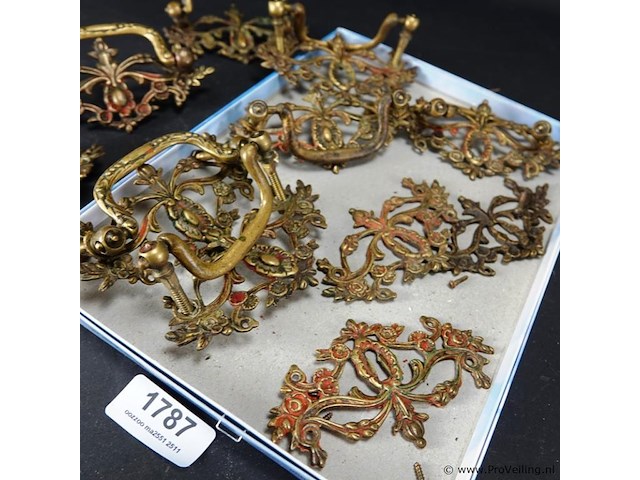 Partij antiek (18de eeuws) brons/messing beslag - afbeelding 2 van  5