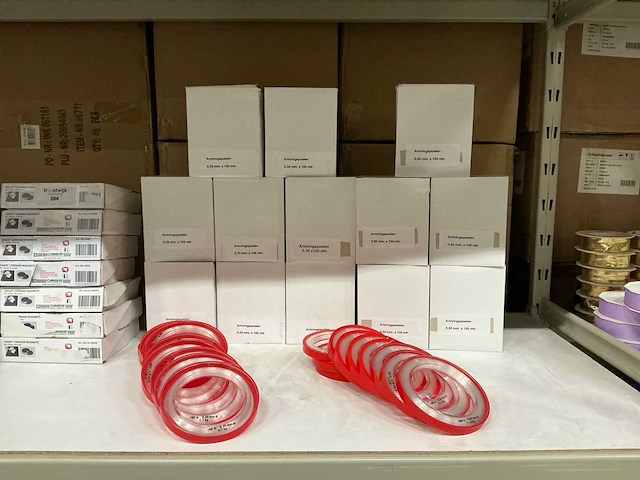 Partij armringspoelen 0,50 & 0,35 mm x 100mtr (177x) - afbeelding 1 van  4