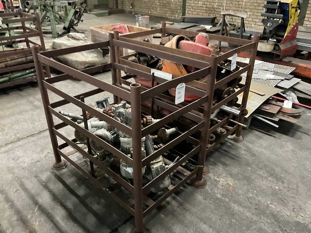 Partij as-delen, cilinders en elektromotoren - afbeelding 2 van  6