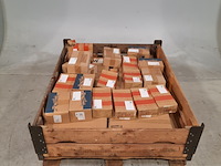 Partij asfaltnagels - afbeelding 1 van  7