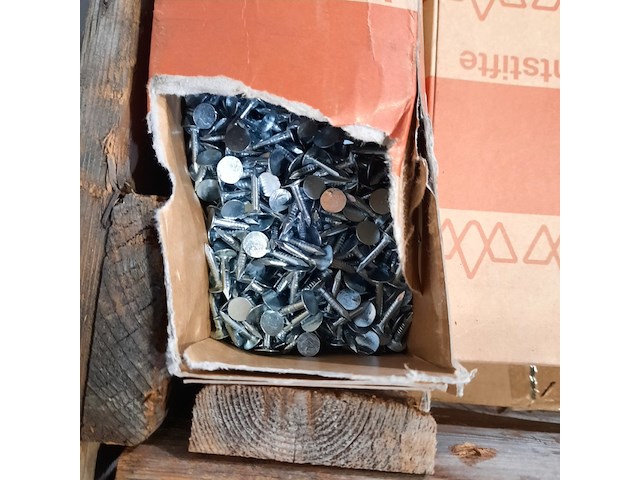 Partij asfaltnagels - afbeelding 4 van  7