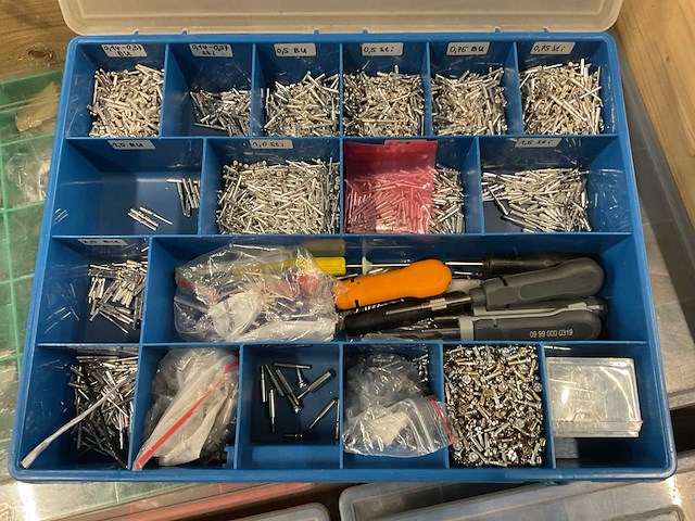 Partij assortikoffers met inhoud, 16 stuks - afbeelding 3 van  17