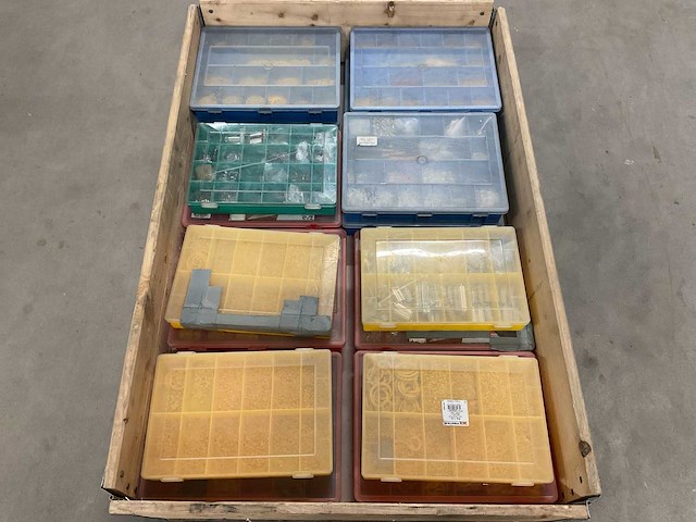 Partij assortikoffers met inhoud, 16 stuks - afbeelding 1 van  17