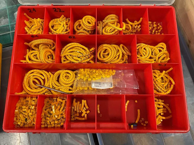 Partij assortikoffers met inhoud, 16 stuks - afbeelding 11 van  17