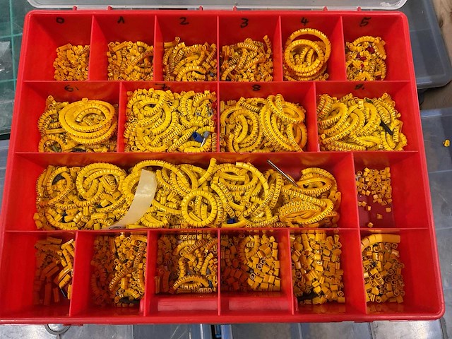 Partij assortikoffers met inhoud, 16 stuks - afbeelding 16 van  17