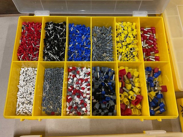 Partij assortikoffers met inhoud, 18 stuks - afbeelding 5 van  19