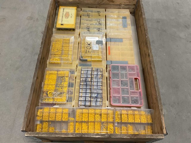 Partij assortikoffers met inhoud, 18 stuks - afbeelding 1 van  19