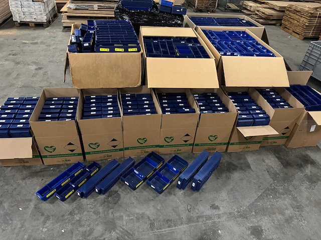 Partij assortimentbakjes v.v. verstelbare vakverdeling (680x) - afbeelding 1 van  12