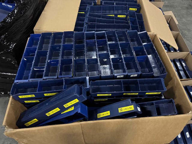 Partij assortimentbakjes v.v. verstelbare vakverdeling (680x) - afbeelding 9 van  12