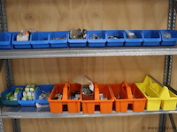 Partij assortimentsbakken voor kleine onderdelen incl. bevestigingsmaterialen - afbeelding 1 van  4