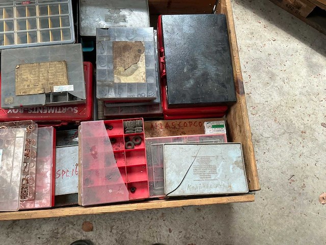 Partij assortimentsdozen gevuld - afbeelding 2 van  9