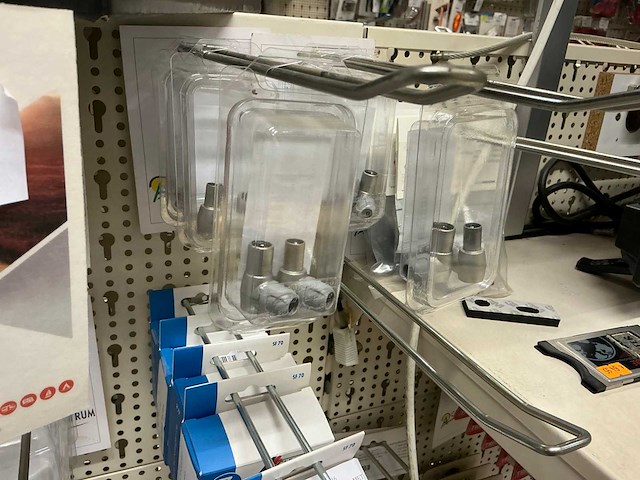 Partij audio en tv installatie onderdelen - afbeelding 17 van  19