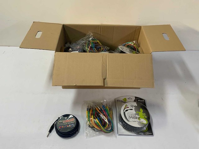 Partij audio kabels - afbeelding 1 van  5