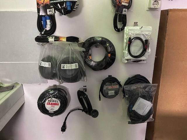 Partij audiokabels - afbeelding 3 van  13