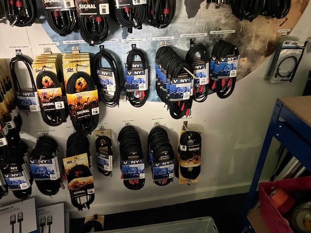 Partij audiokabels - afbeelding 13 van  13