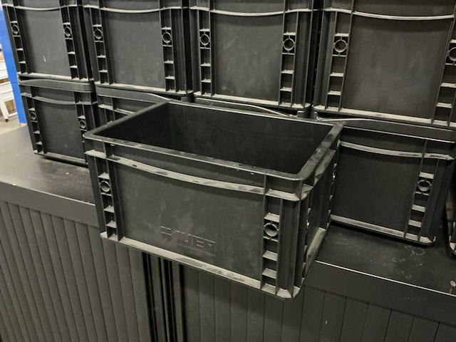Partij auer stapelbakken 20x30xh17cm (29x) - afbeelding 2 van  2