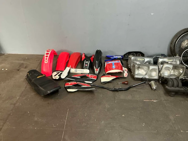 Partij auto en motor onderdelen - afbeelding 3 van  10