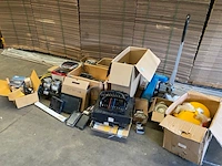 Partij auto materialen en gereedschap