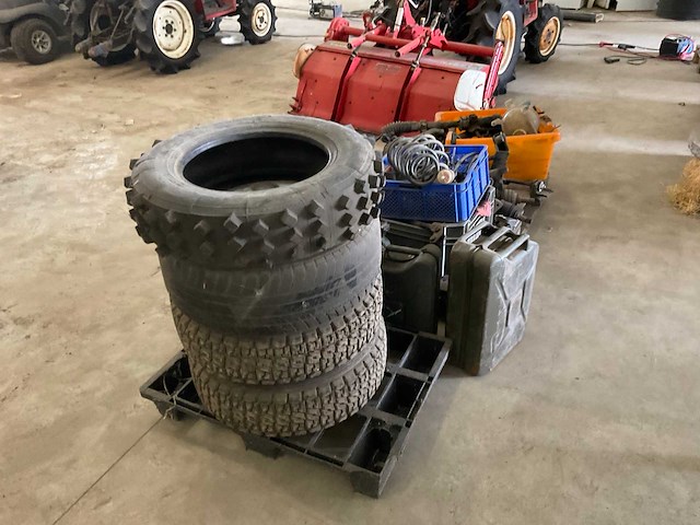 Partij auto materialen - afbeelding 2 van  7