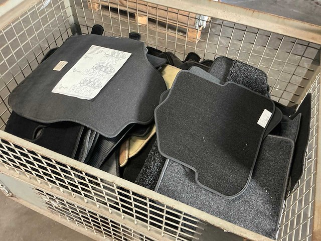 Partij auto matten - afbeelding 4 van  9