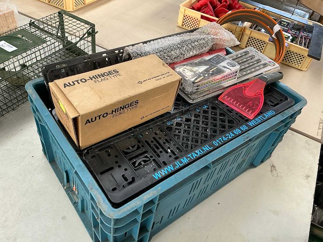 Partij auto-onderdelen - afbeelding 1 van  4