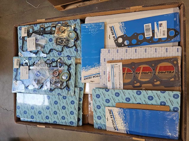 Partij auto onderdelen - afbeelding 2 van  3