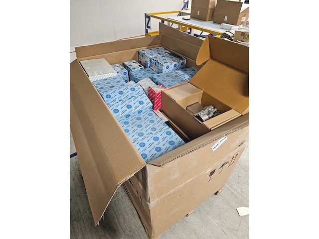 Partij auto onderdelen - afbeelding 3 van  3