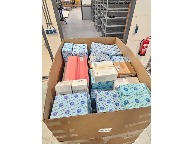 Partij auto onderdelen - afbeelding 1 van  4