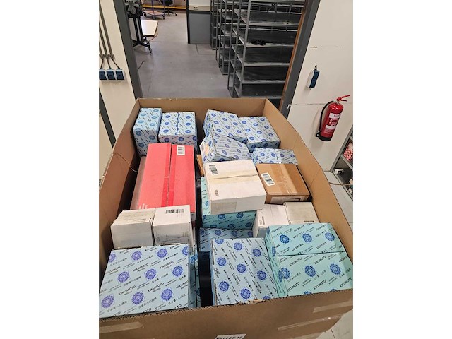 Partij auto onderdelen - afbeelding 2 van  4