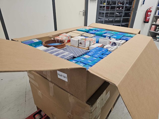 Partij auto onderdelen - afbeelding 1 van  5