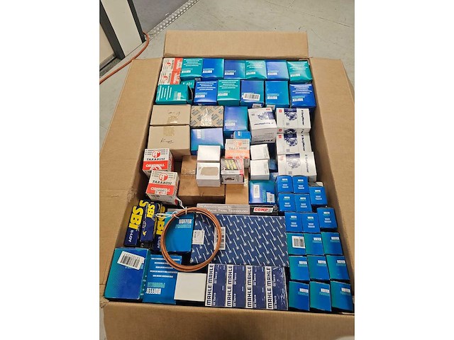 Partij auto onderdelen - afbeelding 2 van  5