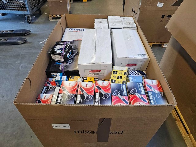 Partij auto onderdelen - afbeelding 1 van  4