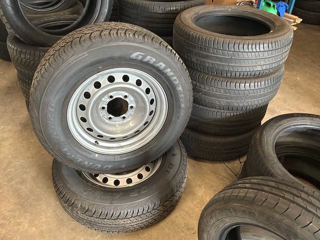 Partij autoband met en zonder velg - afbeelding 4 van  10