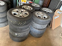 Partij autoband met velg - afbeelding 2 van  5