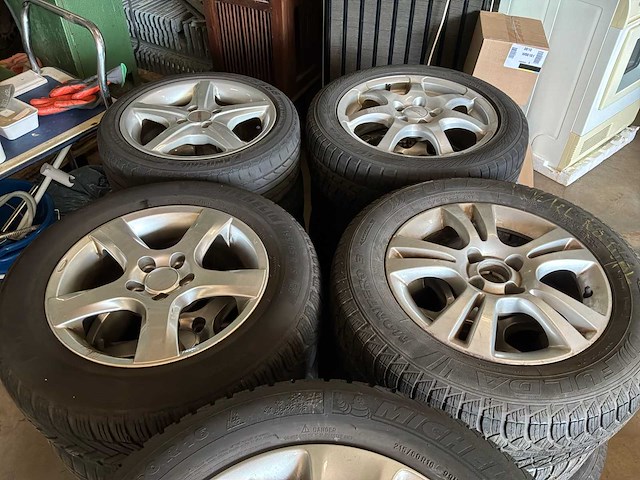 Partij autoband met velg - afbeelding 4 van  5