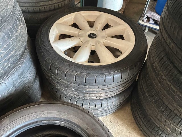 Partij autoband met velg - afbeelding 3 van  6