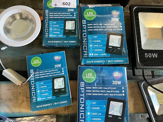 Partij automaterialen, inventaris, led verlichting en toebehoren - afbeelding 3 van  14
