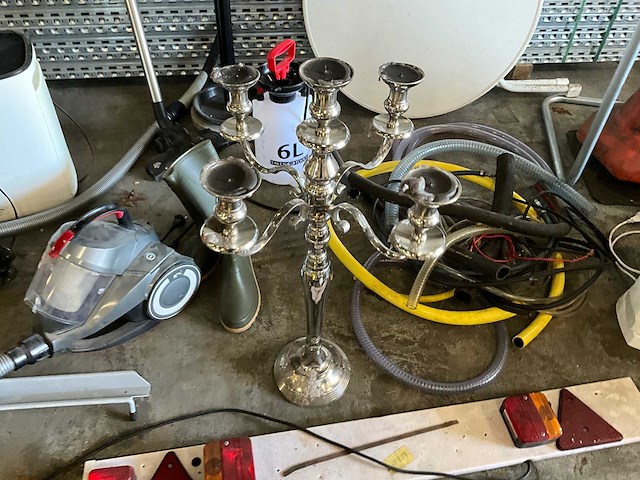 Partij automaterialen, inventaris, led verlichting en toebehoren - afbeelding 7 van  14