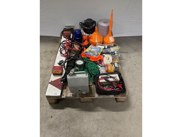 Partij automaterialen - afbeelding 1 van  10