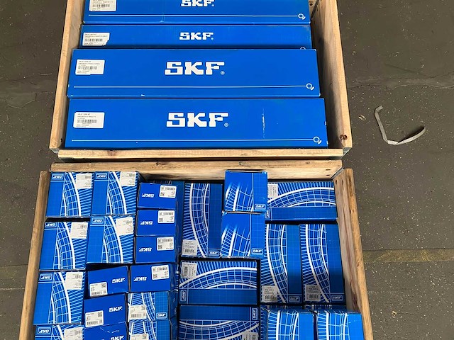 Partij automotive onderdelen - aandrijfassen, lagers en pompen 135kg - afbeelding 2 van  6