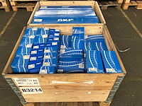 Partij automotive onderdelen - aandrijfassen, lagers en pompen 135kg - afbeelding 1 van  6