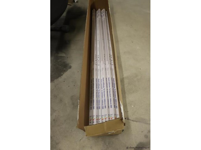 Partij avant ledtube t8 standard - afbeelding 1 van  3