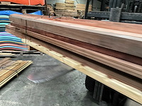 Partij azobé hardhouten palen en balken - afbeelding 7 van  13