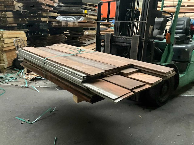 Partij azobé tuinplanken - afbeelding 1 van  12