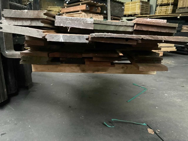 Partij azobé tuinplanken - afbeelding 11 van  12