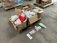 Partij babyverzorgingsproducten - afbeelding 1 van  10