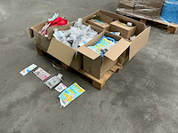 Partij babyverzorgingsproducten - afbeelding 2 van  10