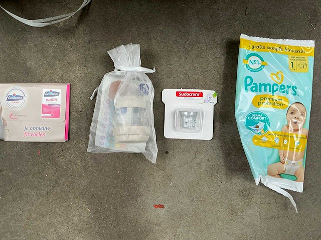 Partij babyverzorgingsproducten - afbeelding 4 van  10