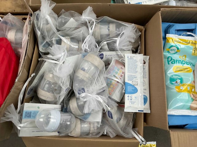 Partij babyverzorgingsproducten - afbeelding 6 van  10